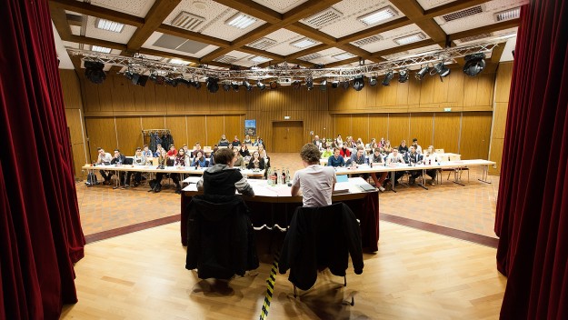 maik-grabosch-jugendrat-ratingen-sitzung-2013-1