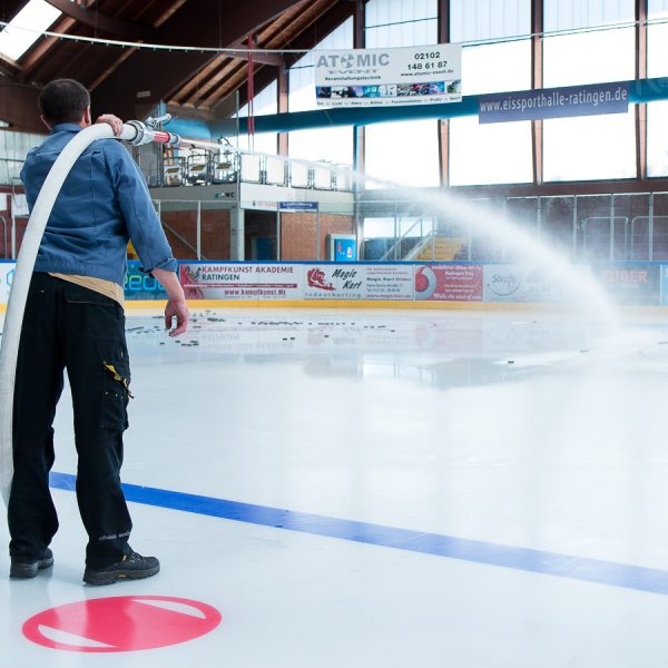 maik-grabosch-eissporthalle-Ratingen-Eisaufbereitung-2016-25