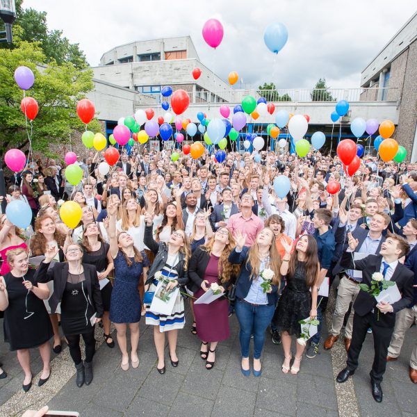maik-grabosch-creations-abiball-fotograf-ratingen-carl-friedrich-weizsaecker-gymnasium-reportage-zeugnisuebergabe-1