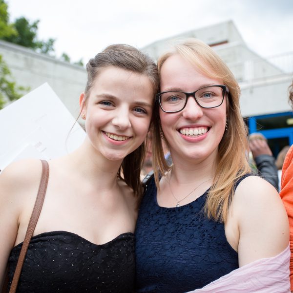 maik-grabosch-creations-abiball-fotograf-ratingen-carl-friedrich-weizsaecker-gymnasium-reportage-zeugnisuebergabe-2