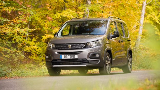 mgc-werbefotografie-autoshooting-peugeot-rifter-rennrad-shooting-essen-werden-düsseldorf-köln-businessfotografie-1